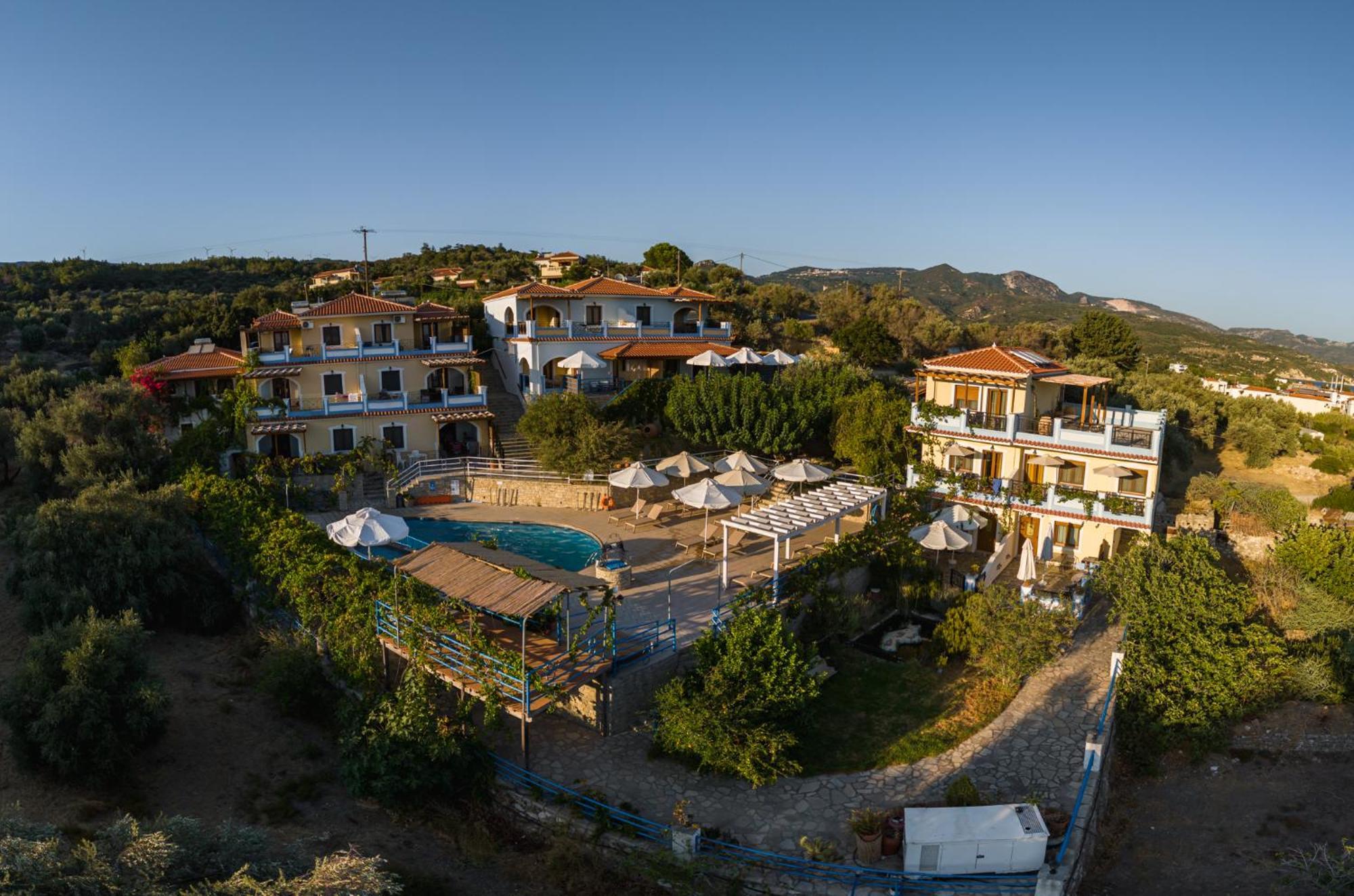Pantheon Apartments & Studios Marathokampos Exterior photo